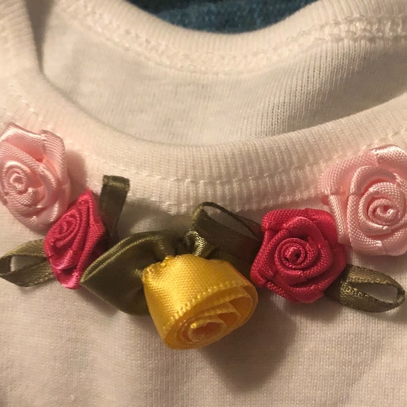 #NWT White T with Floral Appliqué at Neck Line - Picture 2 of 3